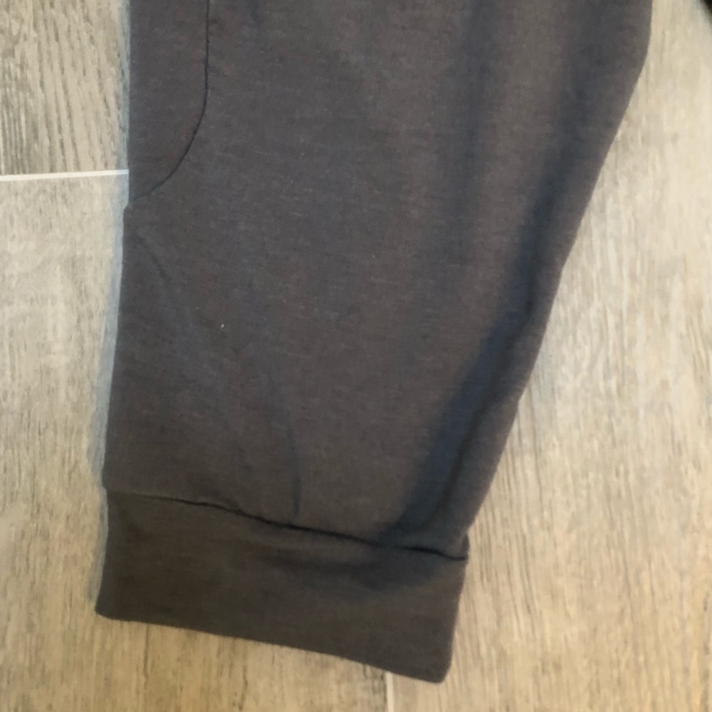 Nike Pro Womens Small Charcoal Gray Dri FIT Cropped Capri Joggers Sweatpants EUC - Picture 10 of 11